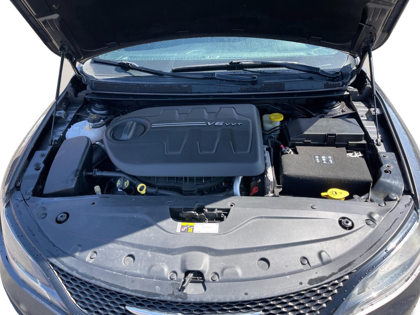 2015 Gray /Black Chrysler 200 S (1C3CCCBG0FN) with an 3.6L V6 DOHC 24V engine, 9-Speed Automatic transmission, located at 547 E. Main St., Orwell, OH, 44076, (440) 437-5893, 41.535435, -80.847855 - Photo#15